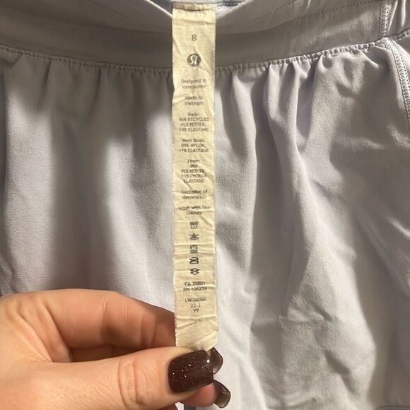 ✨Lululemon Hotty Hot Low-Rise Lined Short 4" Pastel Blue Sz 8✨ - Picture 13 of 14